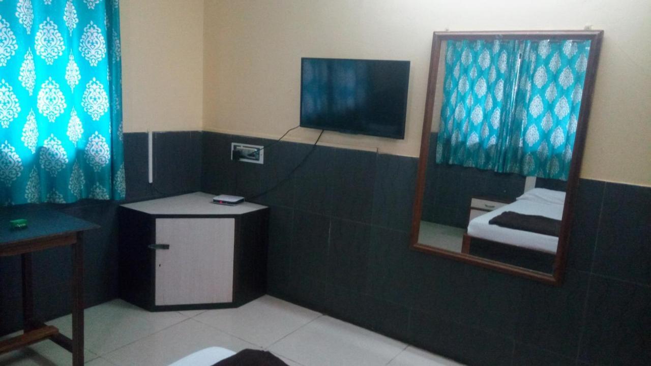 Hotel Sarang Lodge Panvel Exterior foto
